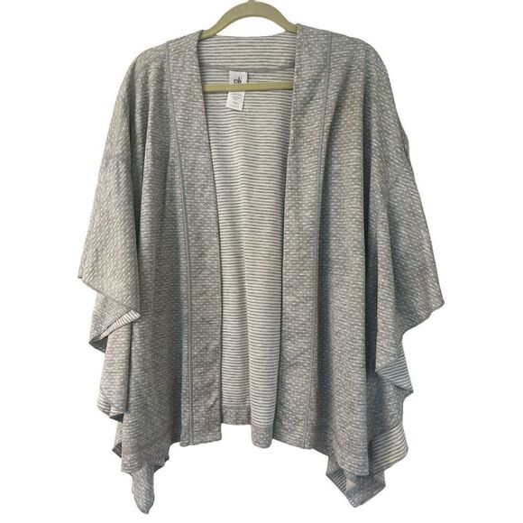 CAbi ATC reversible cape style #5846 gray dot sz M/L - Picture 2 of 4